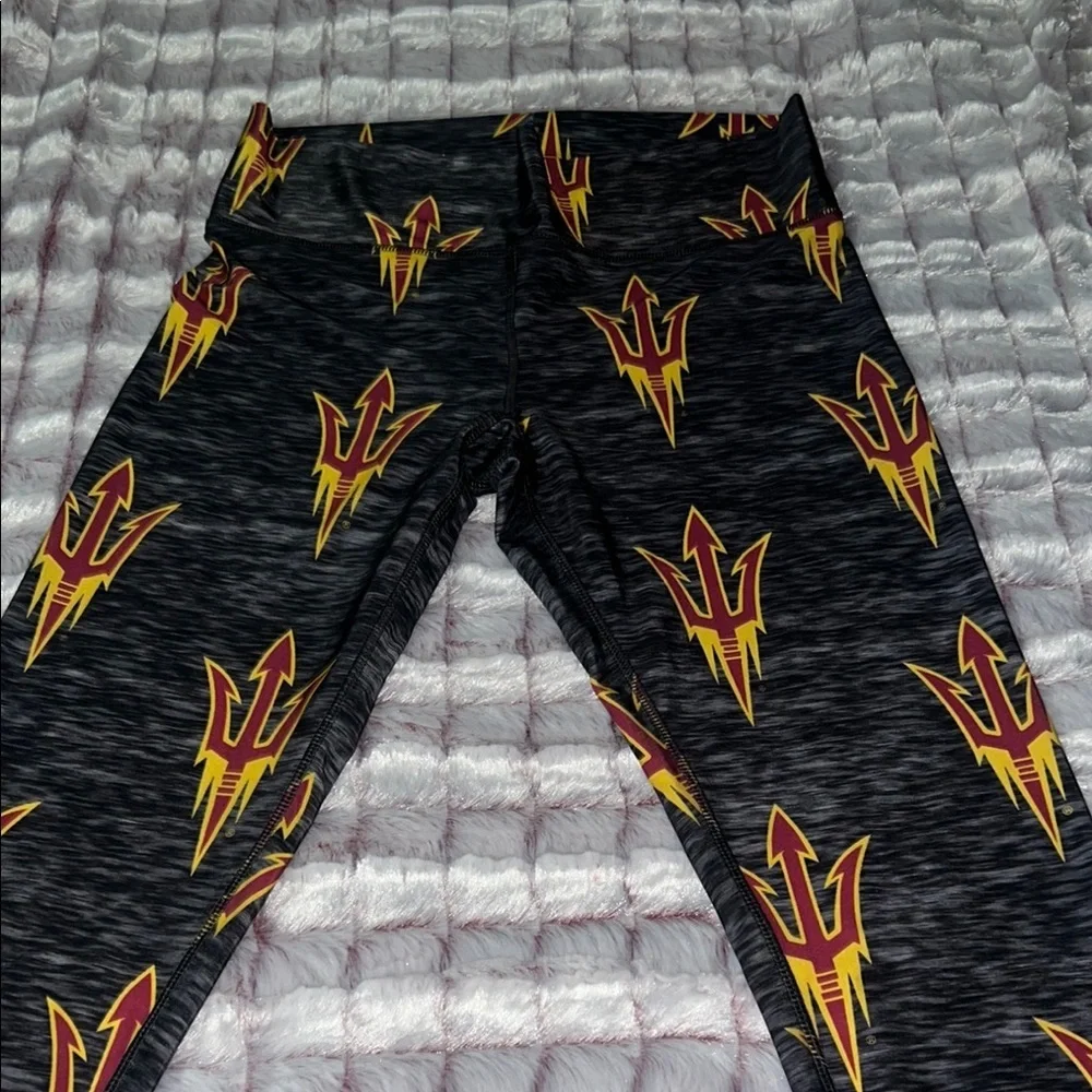 Vibrant Black and Yellow‎ Patterned Leggings